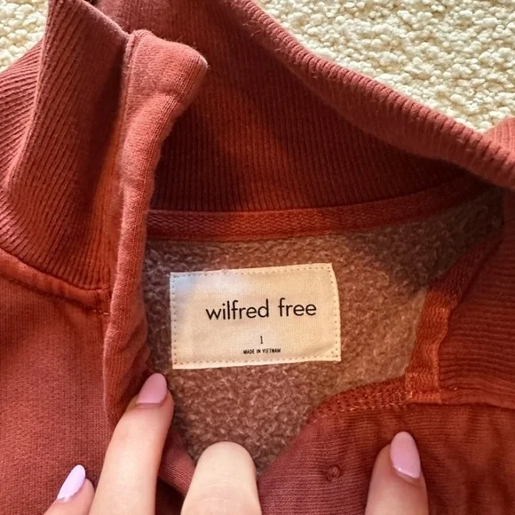 🎄Aritzia‎ rust color cropped sweater - Picture 5 of 9